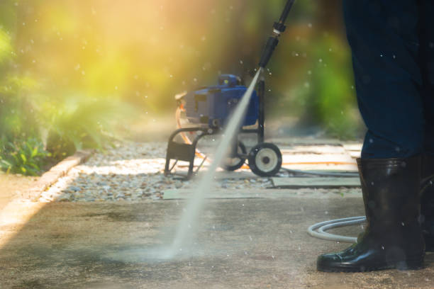 Best Driveway Pressure Washing  in Allouez, WI